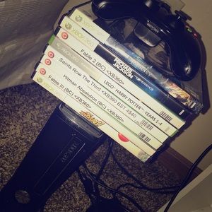 Xbox 360  8 games one controller  all cords
